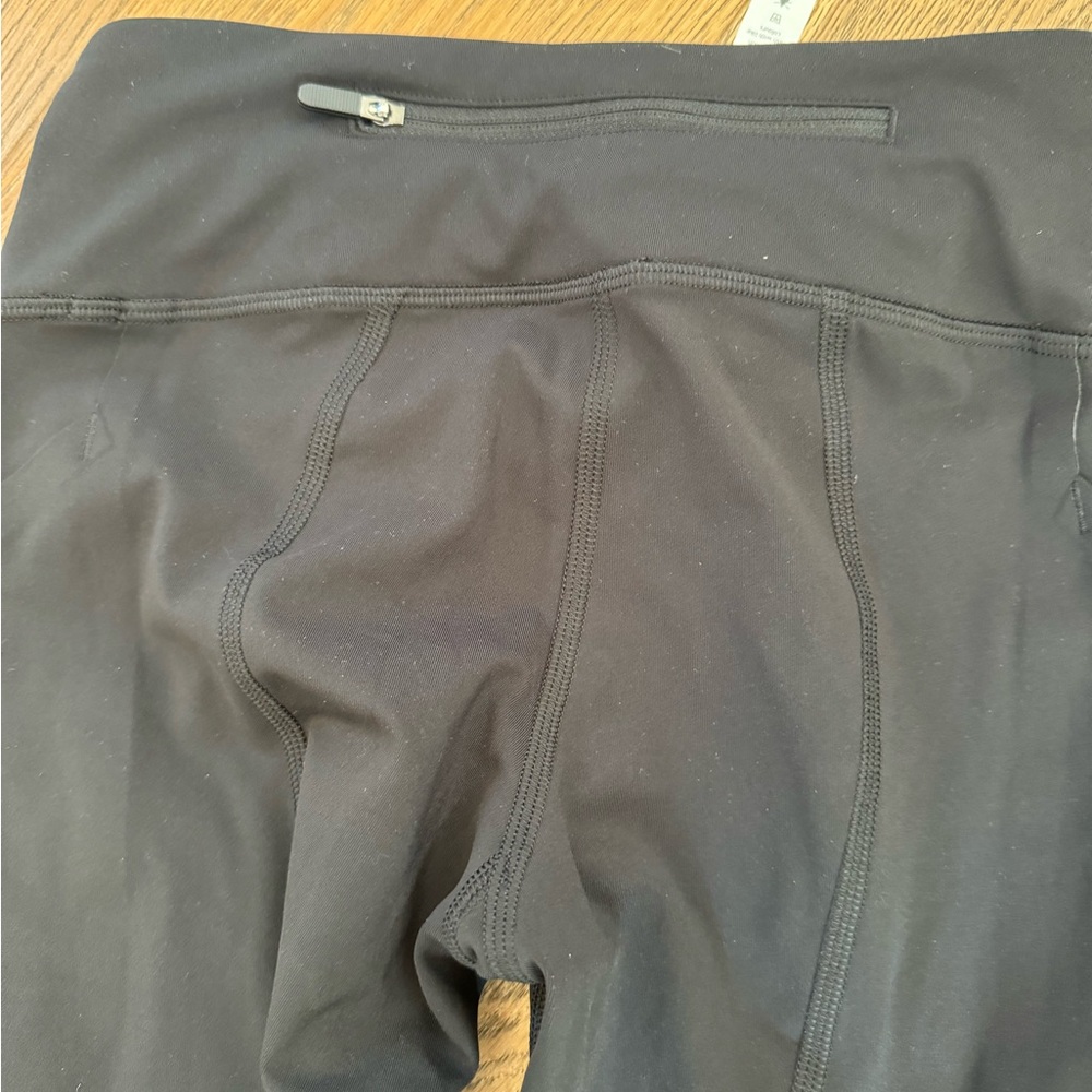 Lululemon black womens athletic leggings pockets  cropped 23” size 2 - Picture 5 of 5